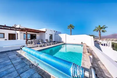 Image de Lava and Sea - Private pool, Bbq and amazing sea views By Lanzarote Vacation Homes