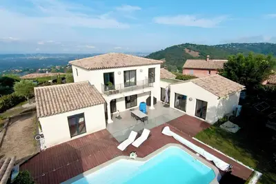 Image de Villa Moderne 210m² à la Campagne, Idéal Pour les Familles