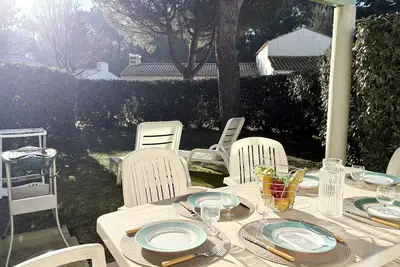 Image de Maison de vacances 2 chambres avec jardin, terrasse ensoleillée et parking, au calme et boisée