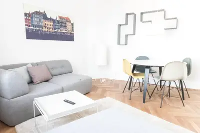 Image de Beautiful and bright 2-bed with private balcony