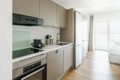 Image de Beautiful Studio w/ Balcony
