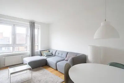 Image de Refurbished 2-Br close to the airport - 144