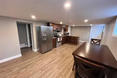 Image de D&B’s Cozy 2 Bedroom Basement Apartment with a 5 minute walk to Chemong Lake