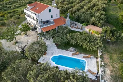 Image de Maison de vacances Mravince pour 1 - 6 personnes avec 4 chambres à coucher - Maison de vacances