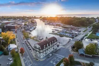 Image de Convenient Condo On South Haven Black River