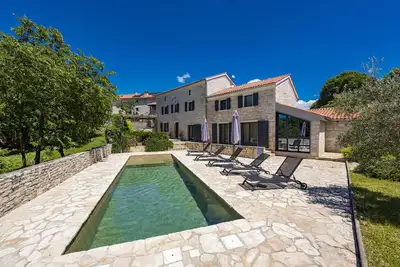 Image de Casa 42 pet friendly for 9 people in Central Istria with salt - water pool