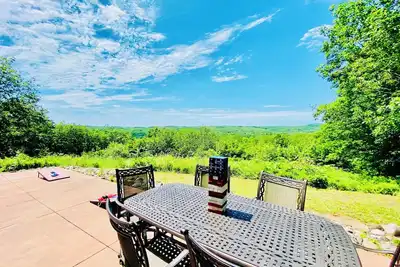 Image de Private Hilltop Cabin with Big Valley Views and Atv trails Access