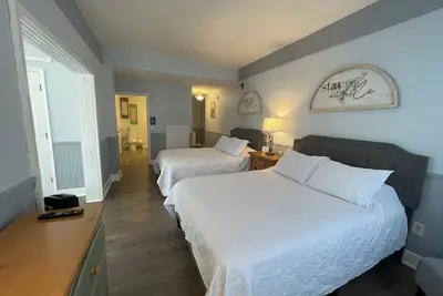 Image de Ground floor, Two queen Beds - Room 6 The Inn at Dirickson Creek