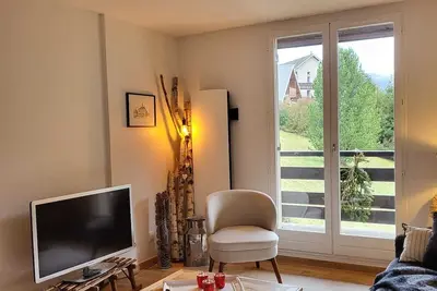 Image de Appartement Spacieux au Calme, Ă 5 Minutes Ă Pied du Centre du Village