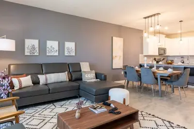 Image de Chic & Spacious Condo for the best vacations