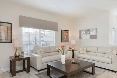 Image de Stunning Storey Lake Villa, Prime Location