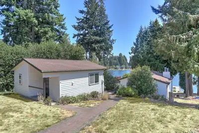 Image de Karmen's Lake Cottage B