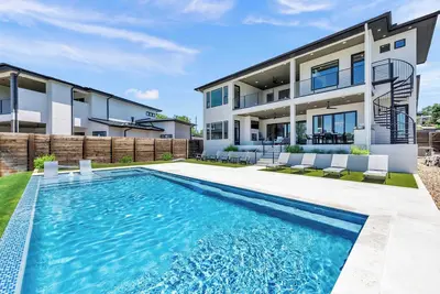 Image de The Captain's Cove at 110 | Concierge Services