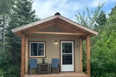 Image de Cabin #3 centrally located to beaches, golfing and the Confederation Trail!