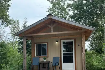 Image de Cabin #4 centrally located to beaches, golfing and the Confederation Trail!