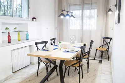 Apt moderne face au parc et au cœur de la Marsa