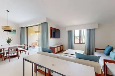 Park Royal Club Cala 2br Condo with Outdoor Pool