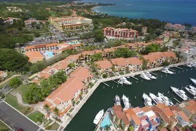 Image de Perfect Family Retreat: 3br Condo w Kid's Pool at Park Royal Club Cala