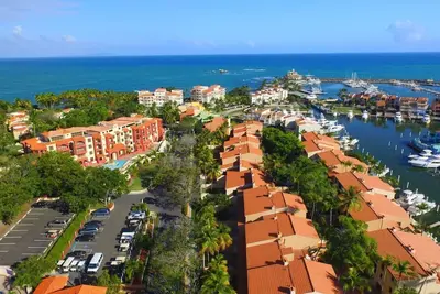 Image de Comfortable 3br Condo at Park Royal Club Cala w Outdoor Pool