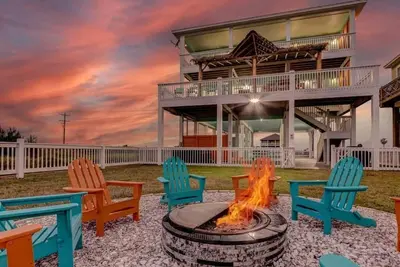 Image de Beachfront | Hot Tub | Fire Pit | Game Room