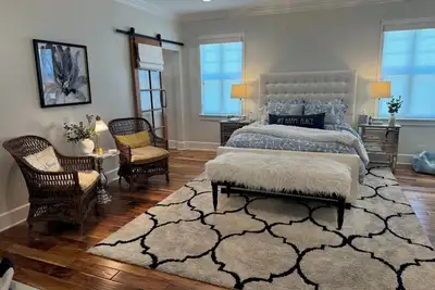 Image de Exquisite 3 -Bedroom Home with pool in Tranquil Neighborhood of Newhall Scv