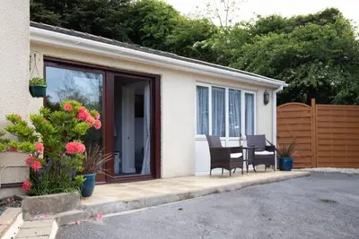 Image de The Hollies - Short Walk to Beach, Peaceful Location, Parking