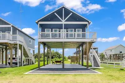 Image de Come down to the quiet side of Crystal Beach 🏖️