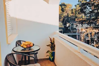 Image de One Bedroom Apartment with Bacony and Sea View