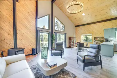Image de Pine Mountain Club Cabin w/ A/C & Ev Charger