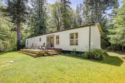 Image de Glacier Home w/ Deck - 18 Mi to Mt Baker Ski Area!