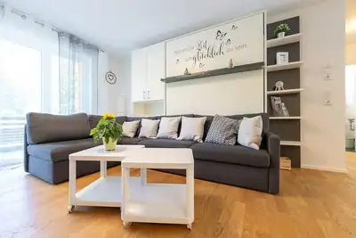 Image de Appartement-Balcon-Salle de bain privée séparée-Moderne-Erdgeschoss