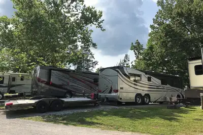 Image de Rv Site #43 Pull Through, Big Rig Friendly 60ftx25ft