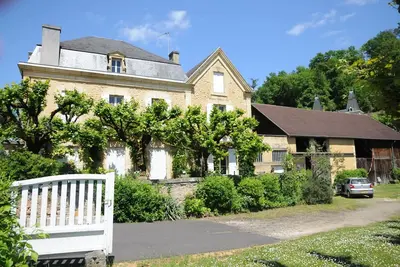 Image de Maison de Maître à Sarlat Avec Parc et Spa