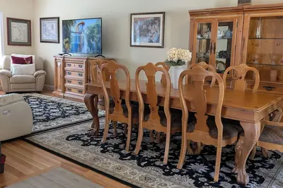Image de Brand new house close to downtown & attractions. Fenced in- Pet/family friendly