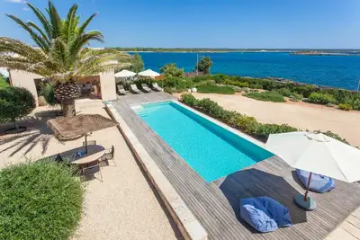Villa Cabrera With Private Pool 12 Pax