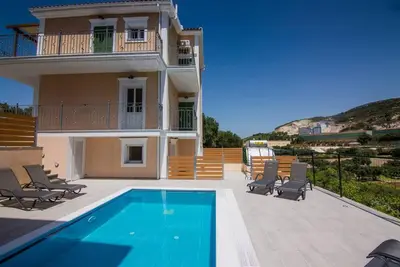 Image de Villa Elpida at Minies