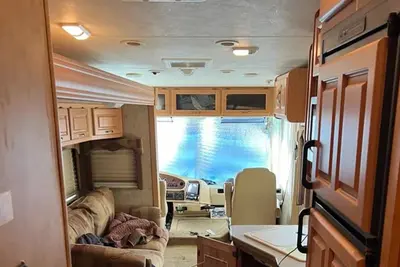 Image de Explore the great outdoors with this Class A Toy Hauler