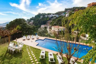 Image de Villa 'Costacabana - Marysol' avec vue sur la mer, piscine privée et Wi-Fi
