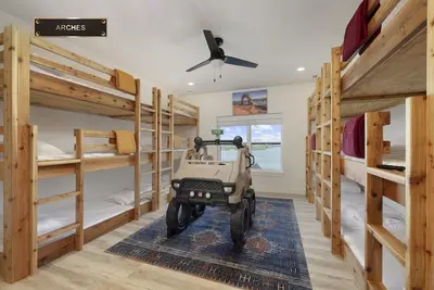 Image de New 7 bdrm home | Luxury|Beauty|Modern|Views|Spacious + mins from Bcl
