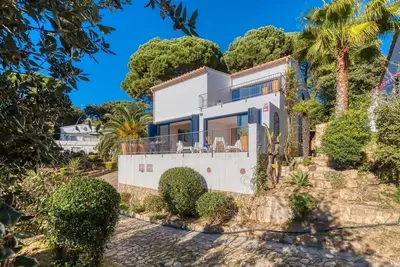 Image de Maison de vacances \"Costacabana - Casa Adora\" avec vue sur la montagne, piscine partagée et Wi-Fi