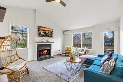Image de Cozy 4 beds Ballard House w/Private Yard & Balcony