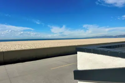Image de Hermosa Beach Surf Bungalow - Brand New Listing!