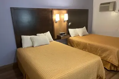 Image de 2 Double Beds Stay for Family Fun! Scottish Inns, Parking, Near Niagara Falls
