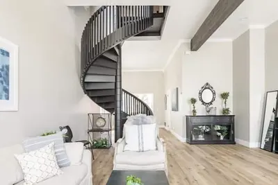Image de Stylish Victorian Home with Parking and Garden - 10 Minutes from Sf