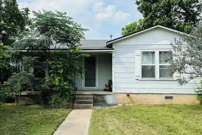 Image de Cute Austin Bungalow - Short-Term Rental Opportunity