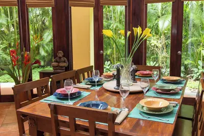 Image de On Manuel Antonio Beach, 3 bed private pool and jacuzzi Lots of Monkeys!