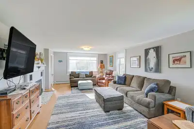 Image de Cherryfield Home w\/ Decks On Historic Horse Farm