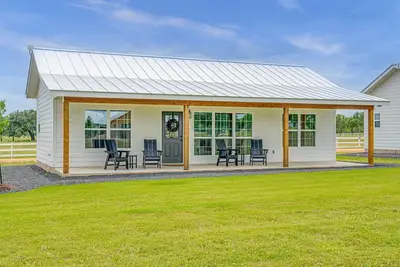 Image de Cross Mountain Cottages 3 | Cozy Porch & Pavilion
