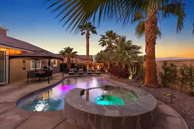 Image de Stylish Indio Home w/ Pool, Spa & Fire Pit