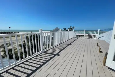 Image de Beachfront - step into sand & shells from your living room, stargazing rooftop
